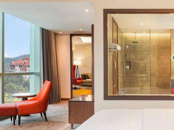 Le Meridien Hotel 5*